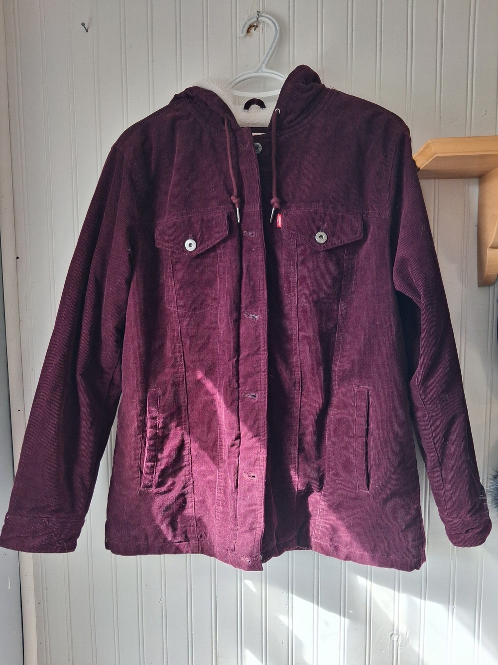 Levis Ladies Corduroy Hooded Jacket in Burgundy